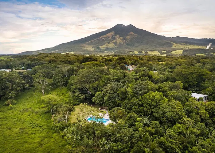 Quiet Miravalles Volcano With Pool *